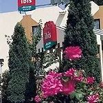 Ibis En Champagne Hotel 3*