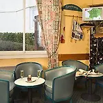 Ibis En Champagne Hotel 3*