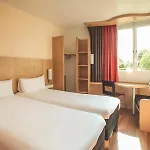 Hotel Ibis En Champagne