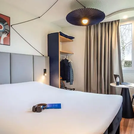 Ibis En Champagne Hotel