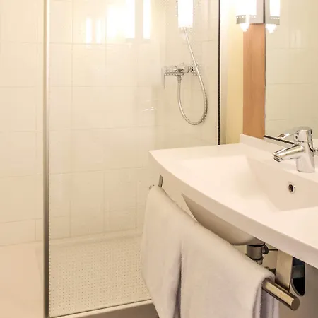 Ibis En Champagne Hotel