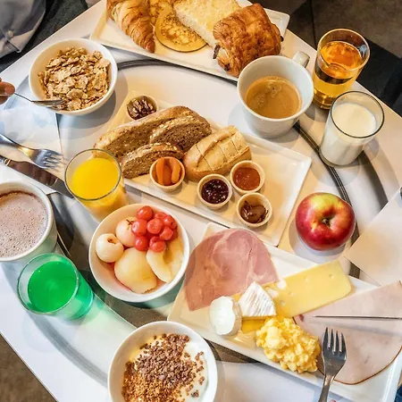 Ibis En Champagne Hotel 3*