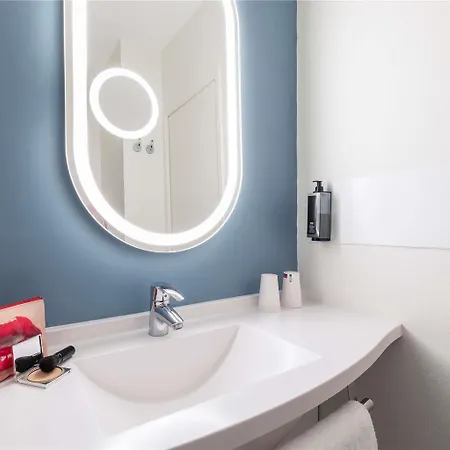 Otel Ibis En Champagne