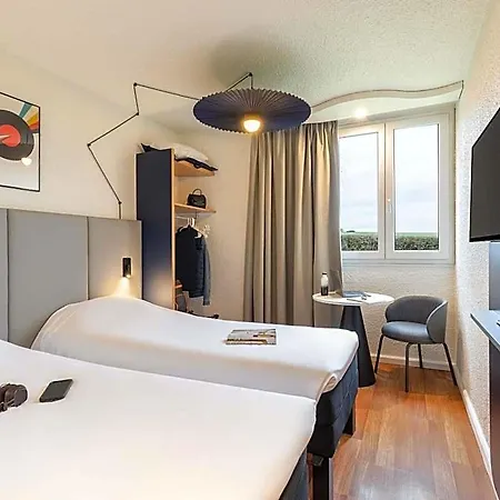 Szálloda Ibis En Champagne 3*