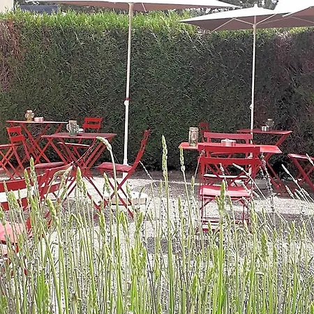 Ibis En Champagne Otel