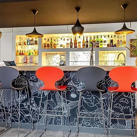 Ibis En Champagne Otel