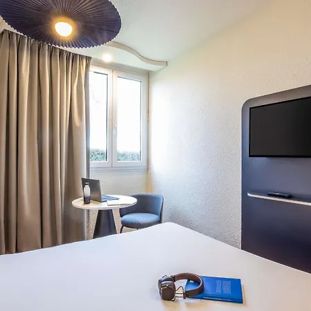 Ibis En Champagne Hotel 3*