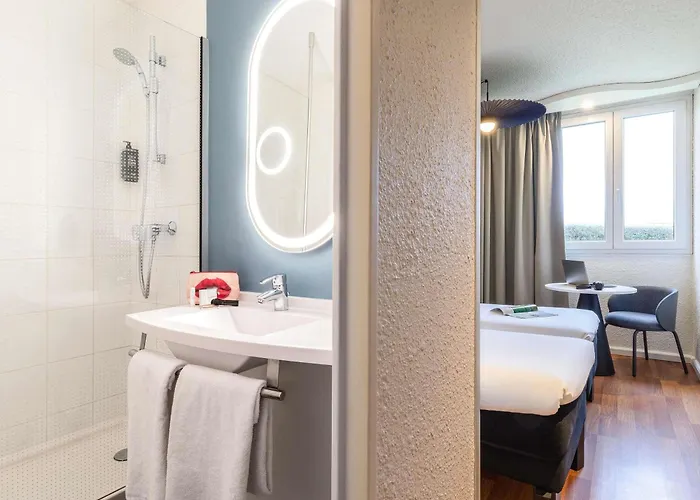 Hotel Ibis En Champagne