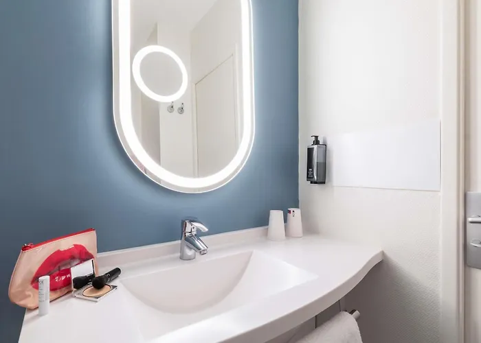 Ibis En Champagne Hotel 3*