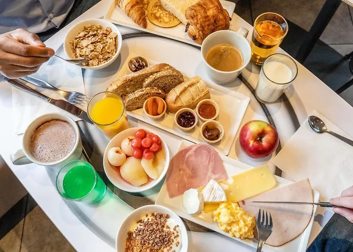 Ibis En Champagne Hotel 3*