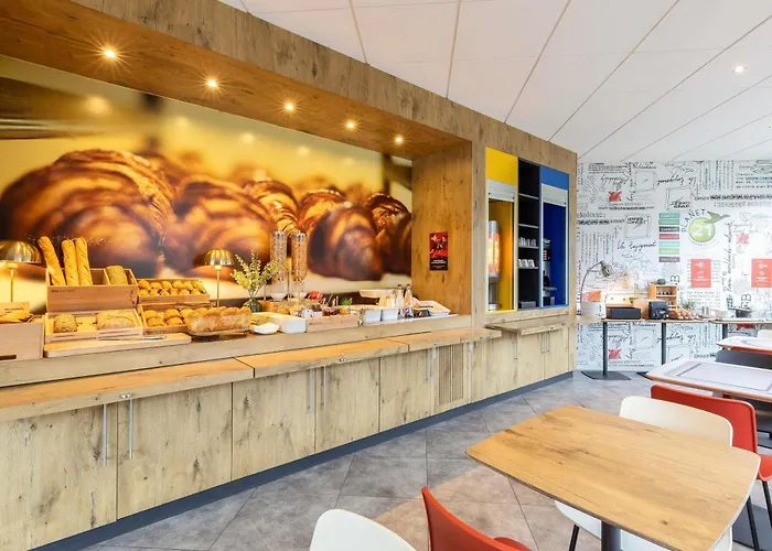 Ibis En Champagne Hotel