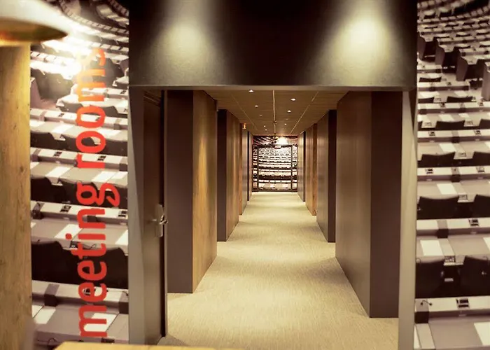 Hotel Ibis En Champagne